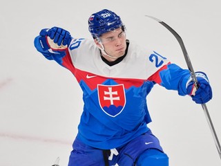 Juraj Slafkovský oslavuje gól v zápase Slovensko - Fínsko na ZOH 2026. 