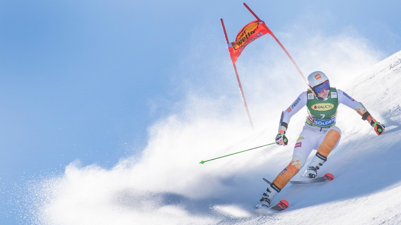 Petra Vlhová dnes ide 1. kolo obrovského slalomu v Courcheveli 2021 (utorok).
