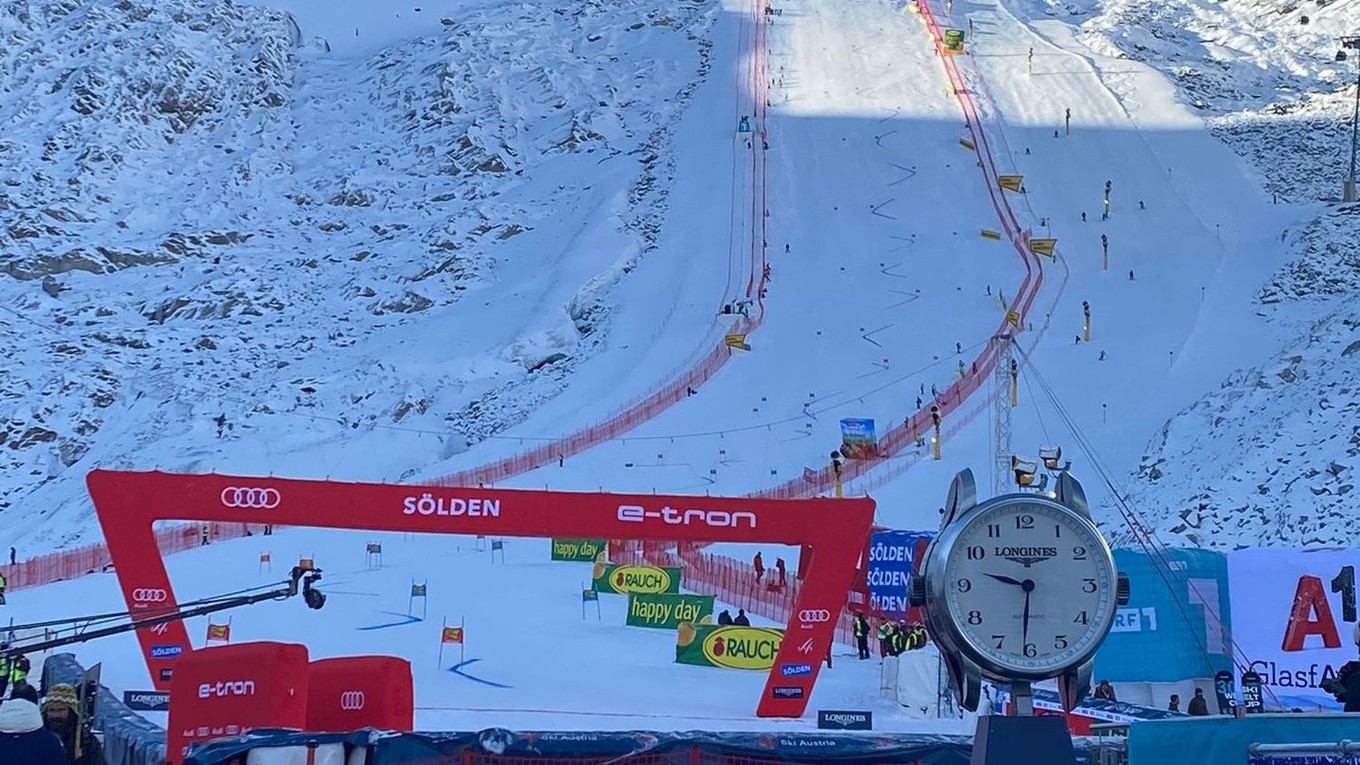 Lyžiarske stredisko Sölden počas obrovského slalomu žien 2023. 