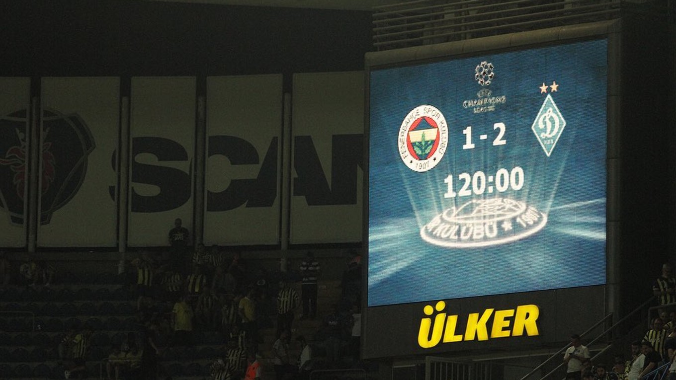 Postup do 2. predkola si vybojovalo Dynamo Kyjev.