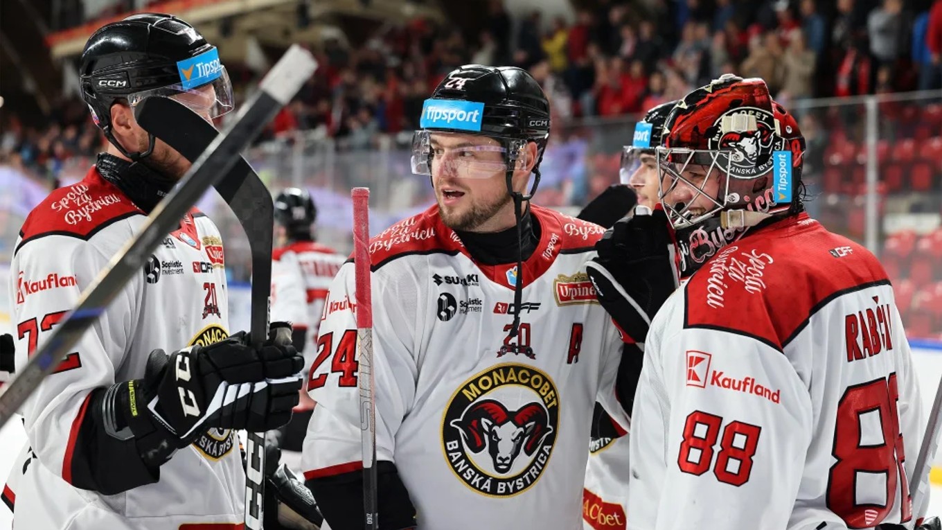 Banská Bystrica oslavuje gól. 