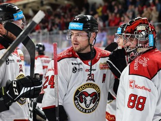 Banská Bystrica oslavuje gól. 