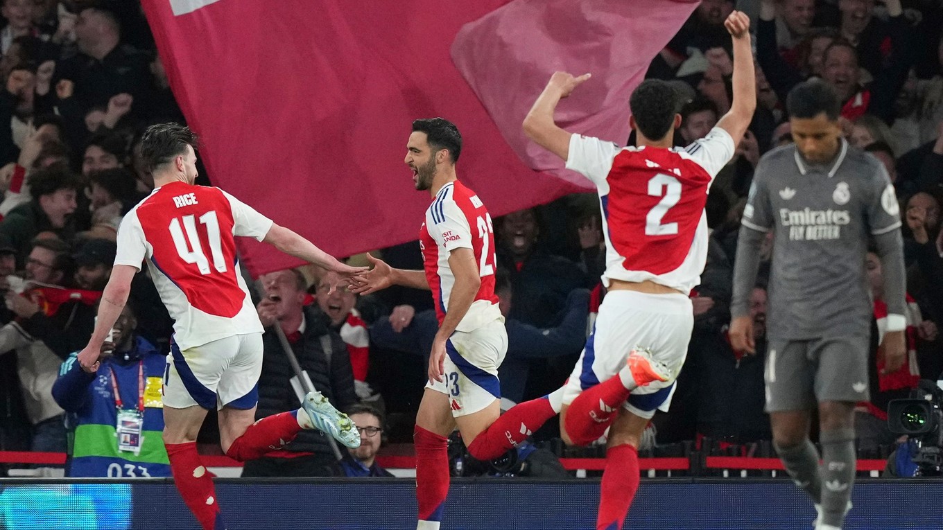 Mikel Merino oslavuje gól v zápase Arsenal - Real Madrid. 