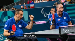 Slovenskí reprezentanti v parastolnom tenise Peter Lovaš a Ján Riapoš počas PH 2024.