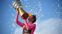 Víťaz Giro d'Italia 2025, Simon Yates.