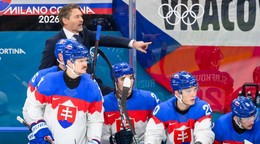 Vladimír Orzságh, Miloš Kelemen (Slovensko), Adam Ružička (Slovensko), Juraj Slafkovský (Slovensko) a Oliver Okuliar (Slovensko) v zápase základnej B-skupiny Švédsko - Slovensko.