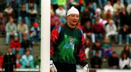 Brankár Faerských ostrovov Martin Knudsen v roku 1990.