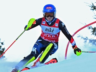 Mikaela Shiffrinová počas slalomu v Jasnej. 