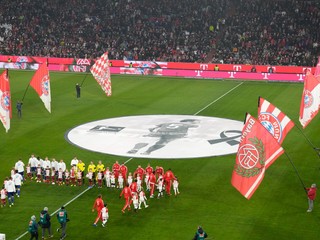 Bayern Mníchov sa rozlúčil s Franzom Beckenbauerom