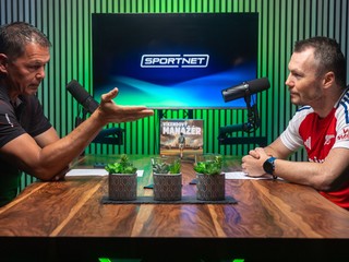 Marián Zeman a Martin Petro počas nahrávania podcastu Taký je futbal.
