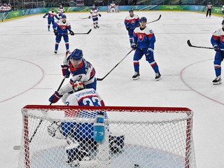 Momentka zo zápasu Slovensko - USA v semifinále ZOH 2026.