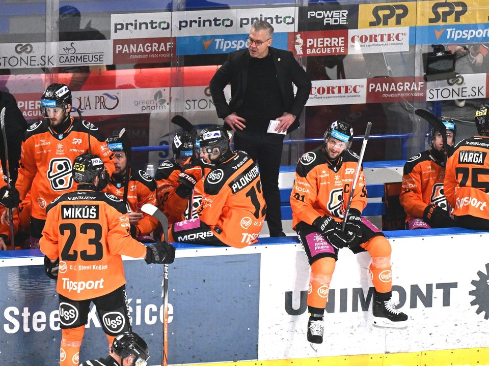 Na snímke lavička Košíc počas zápasu.