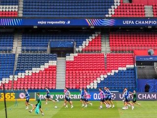 Futbalisti ŠK Slovan Bratislava počas tréningu na štadióne Park princov