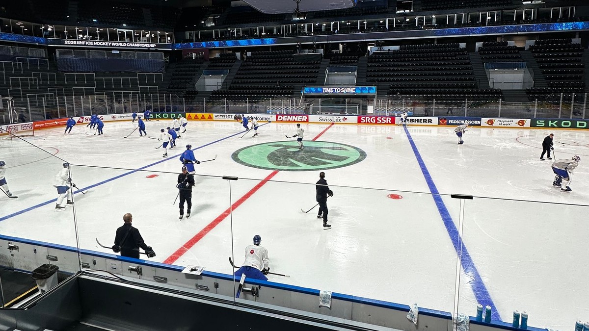 Prvý tréning slovenských hokejistov na MS v hokeji 2026 vo švajčiarskom Fribourgu. 