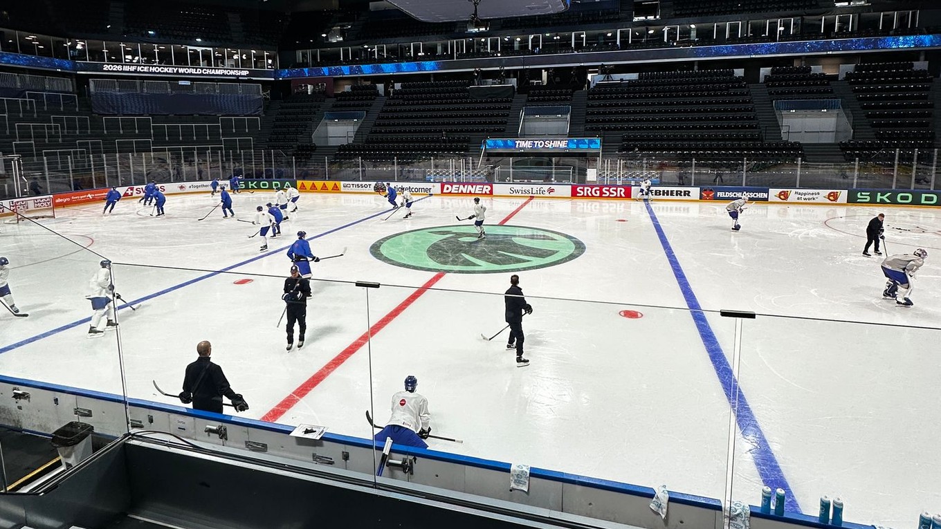 Prvý tréning slovenských hokejistov na MS v hokeji 2026 vo švajčiarskom Fribourgu. 
