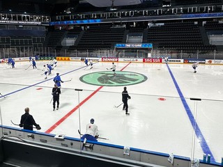 Prvý tréning slovenských hokejistov na MS v hokeji 2026 vo švajčiarskom Fribourgu. 