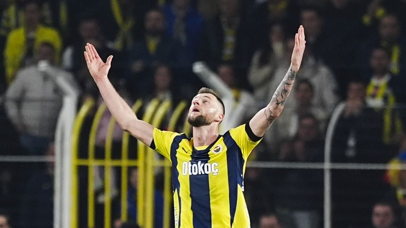 Slovenský futbalista Milan Škriniar v klube Fenerbahce Istanbu.