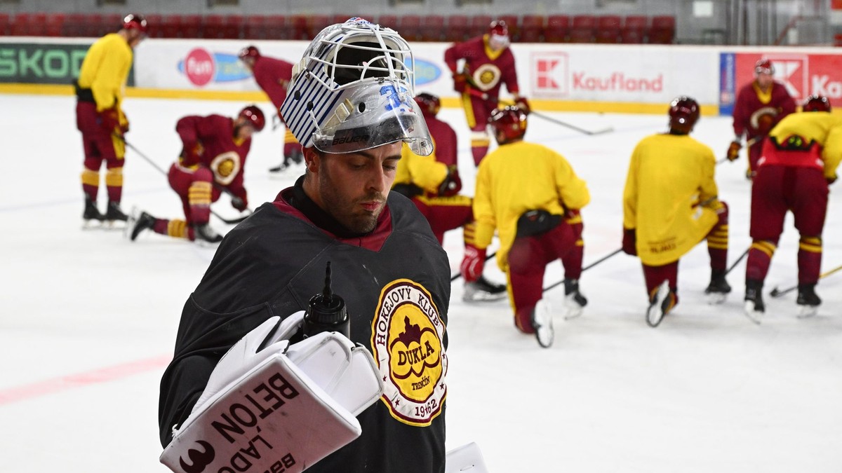 Brankár HK Dukla Trenčín Julian Junca.