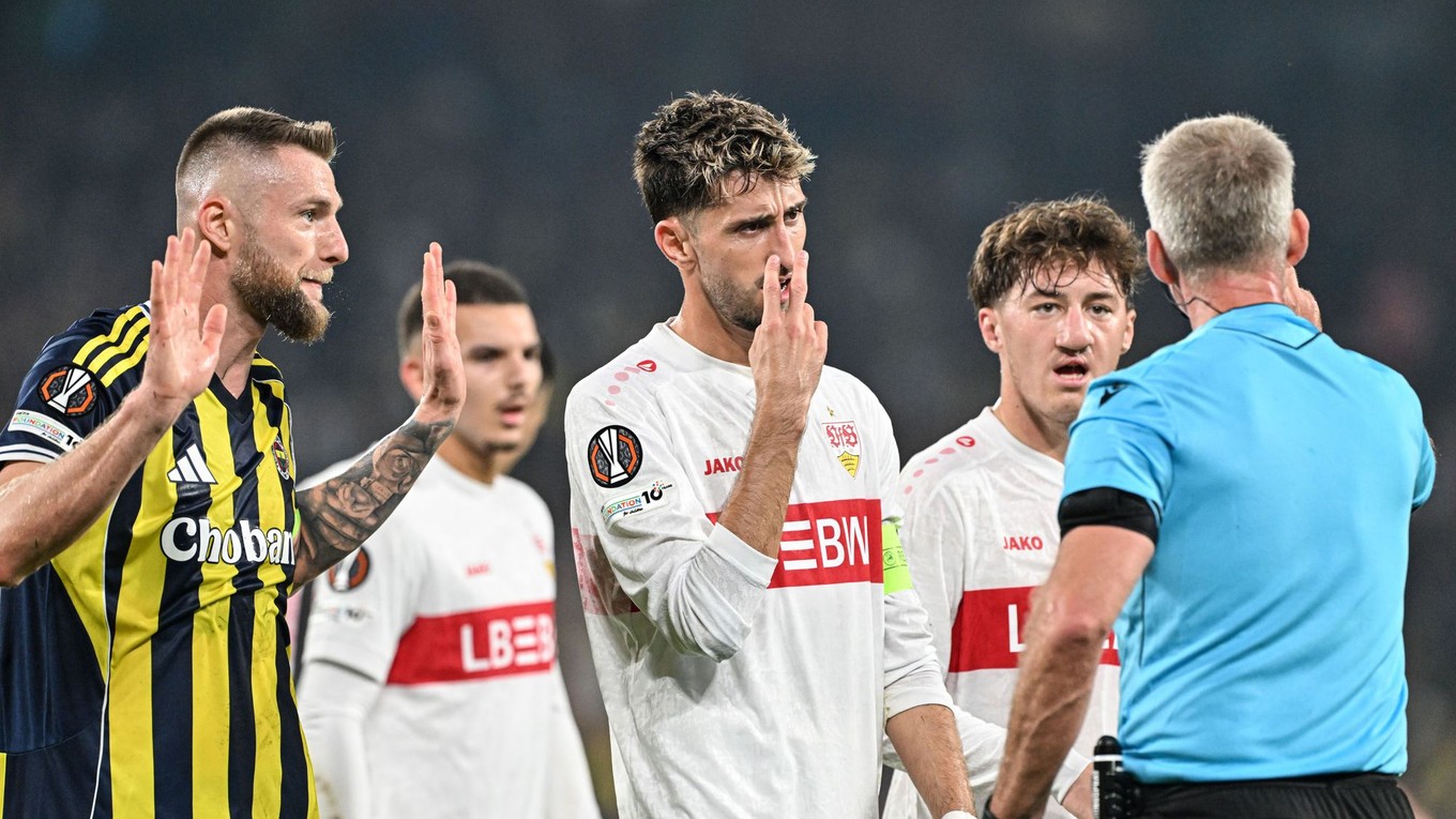 Momentka zo zápasu 3. kola ligovej fázy Európskej ligy Fenerbahce Istanbul - VfB Stuttgart.