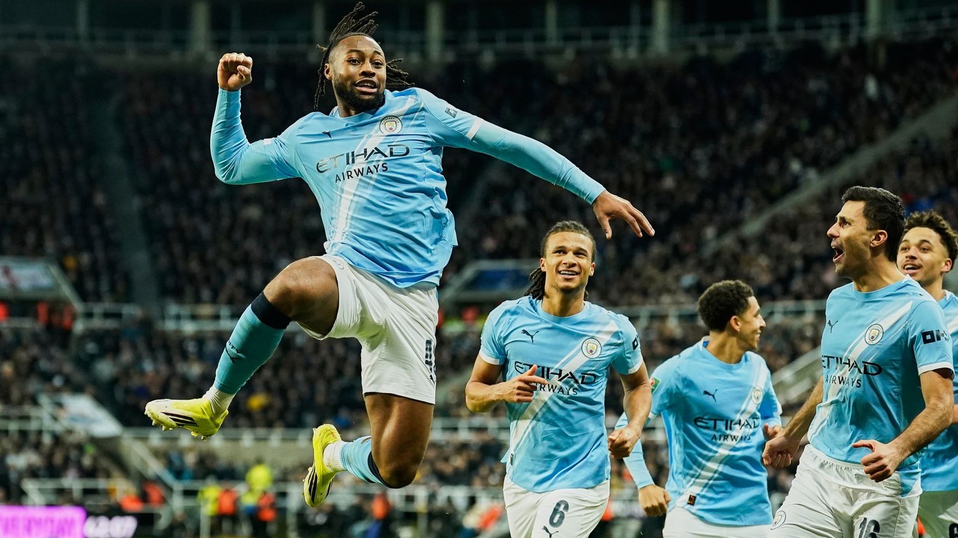 Antoine Semenyo oslavuje gól. 