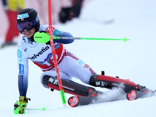 Nórsky lyžiar Alexander Steen Olsen na trati 1. kola slalomu v Adelbodene.