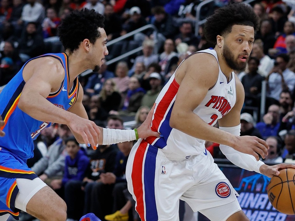 Cade Cunningham v zápase Detroit - Oklahoma City