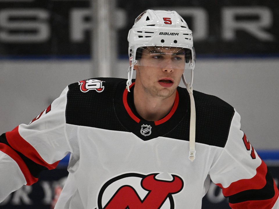Šimon Nemec v drese New Jersey Devils.