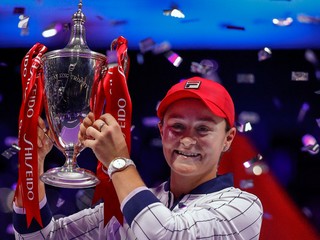 Austrálska tenistka Ashleigh Bartyová po triumfe na WTA Finals 2019. 