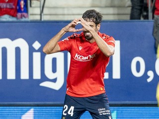 Hráč Osasuny oslavuje gól