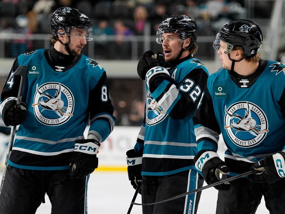 Pavol Regenda (vľavo) so spoluhráčmi San Jose Barracuda