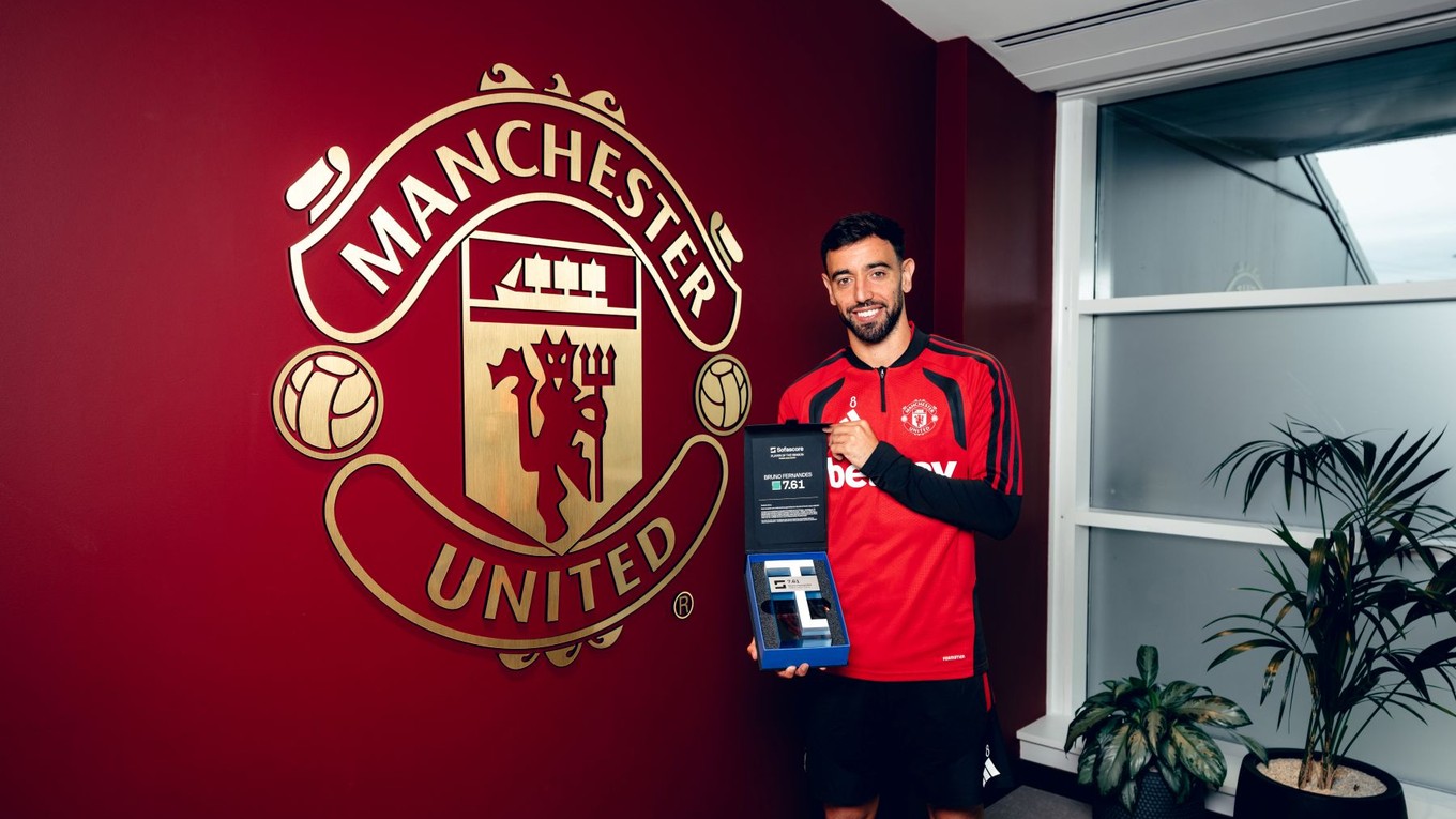 Bruno Fernandes s ocenením.