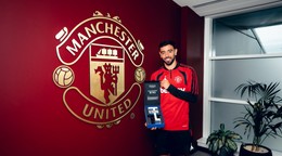 Bruno Fernandes s ocenením.