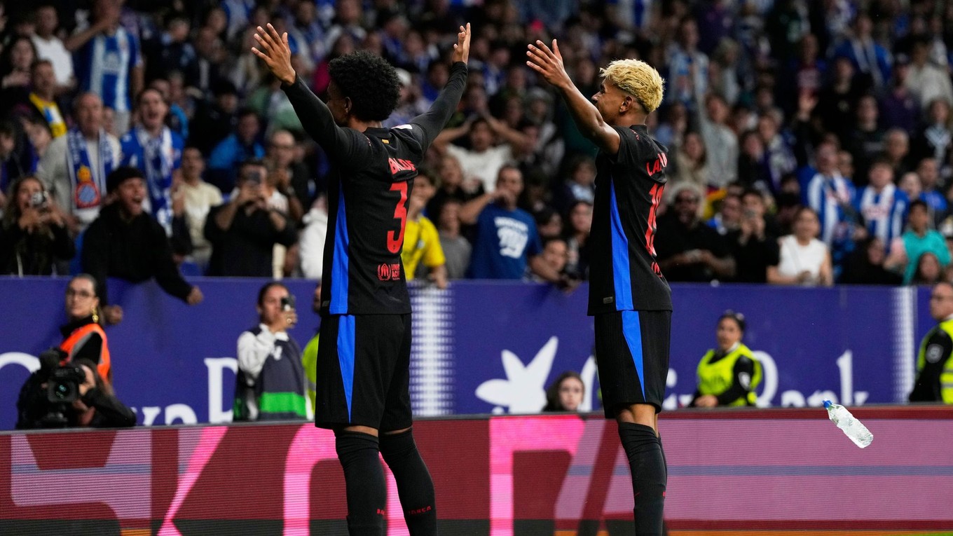 Alejandro Balde a Lamine Yamal.