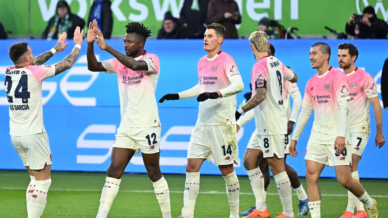 Na snímke hráči Leverkusenu.