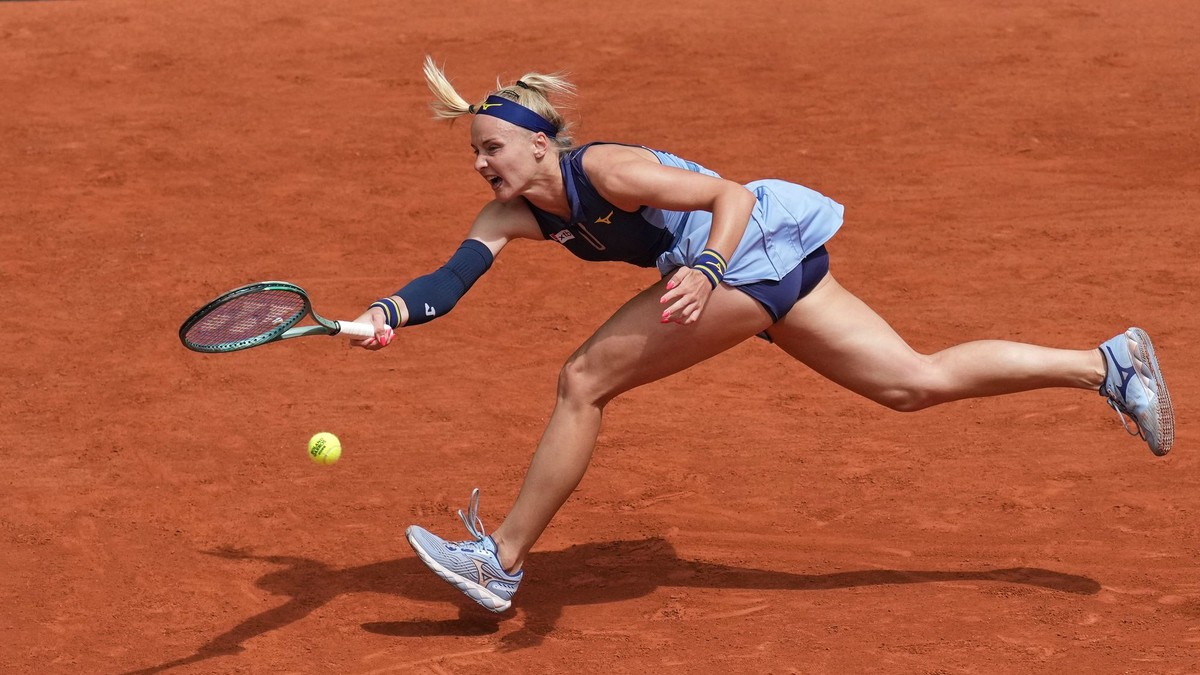 Slovenská tenistka Rebecca Šramková počas Roland Garros 2025. 