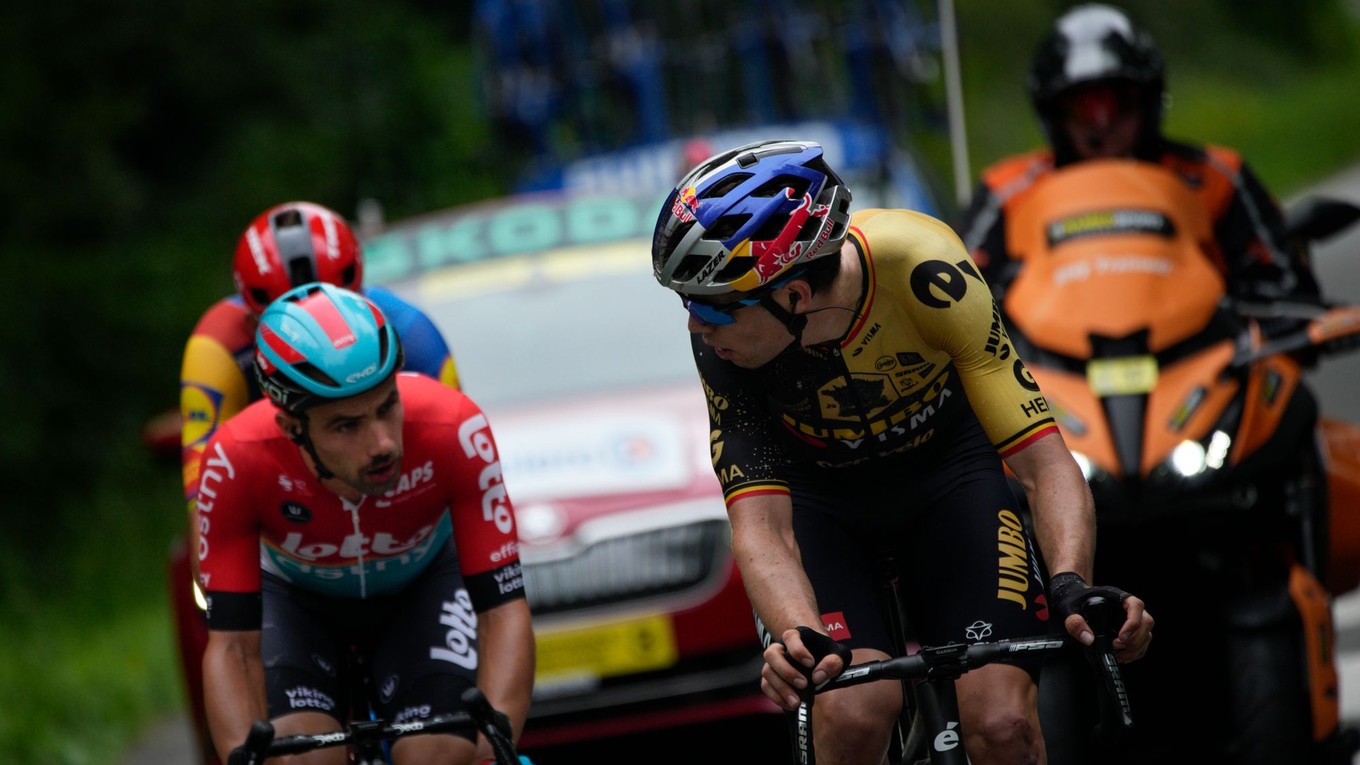 Wout Van Aert a Victor Campenaerts počas 5. etapy Tour de France 2023.