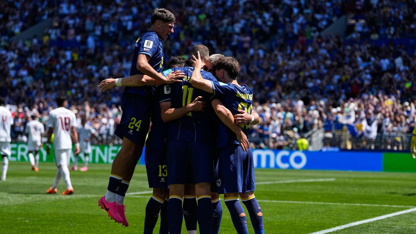 Futbalisti Bosny oslavujú gól