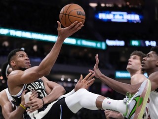 Giannis Antetokounmpo v zápase NBA Milwaukee Bucks - Cleveland Cavaliers.