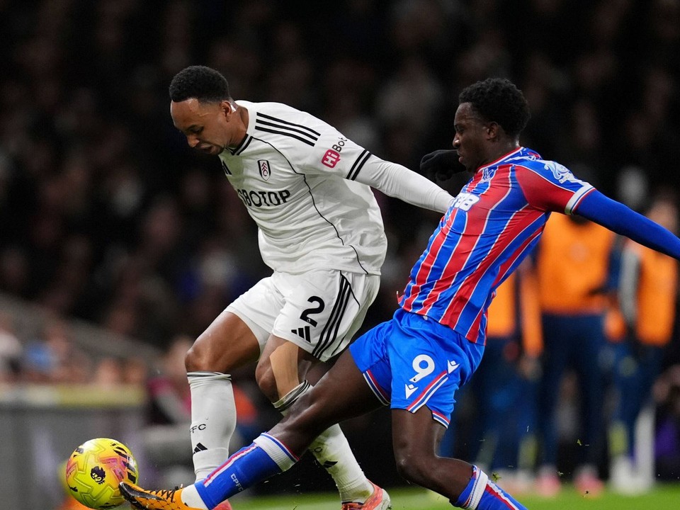 Kenny Tete a Eddie Nketiah.