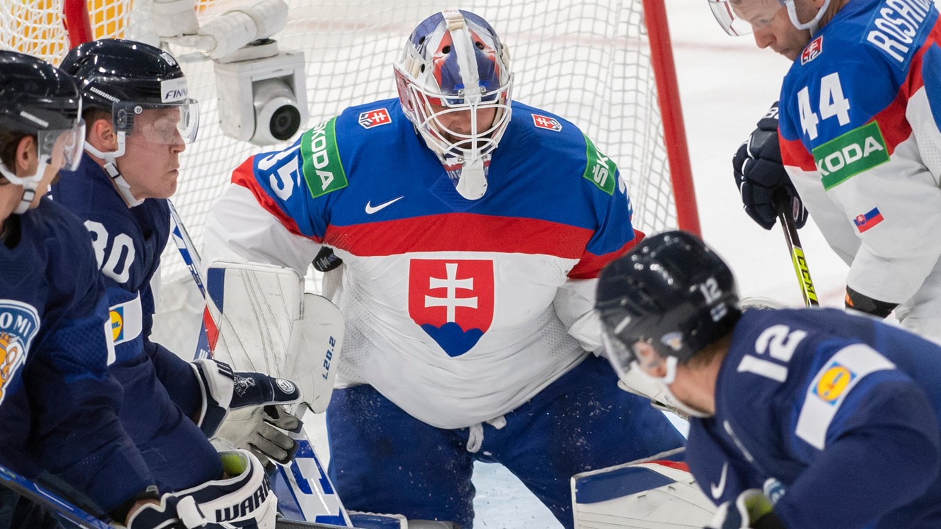 Adam Húska v zápase Slovensko - Fínsko vo štvrťfinále MS v hokeji 2022.
