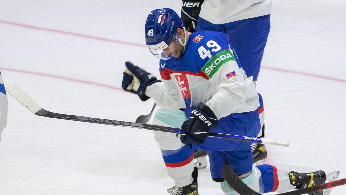 Samuel Takáč sa teší po strelenom góle na MS v hokeji 2022.