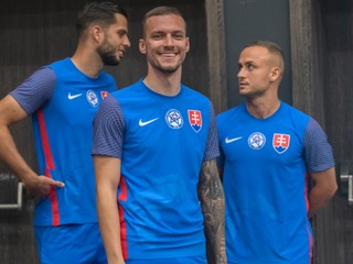Slovenskí futbalisti v nových dresoch.