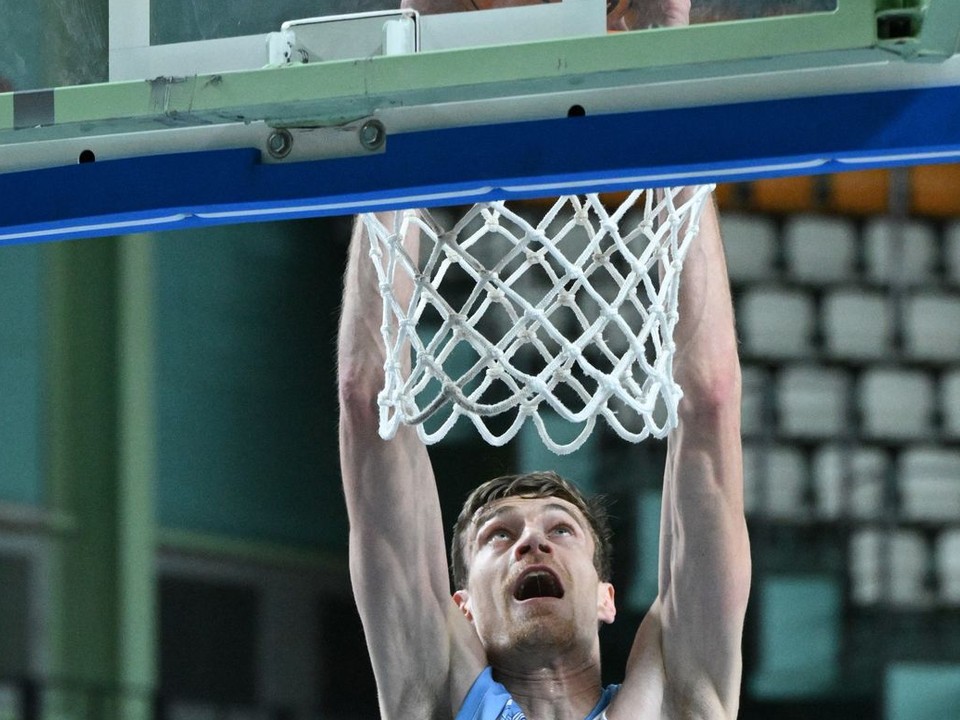 Basketbalista Michael Fusek v drese tímu Nitra Blue Wings.