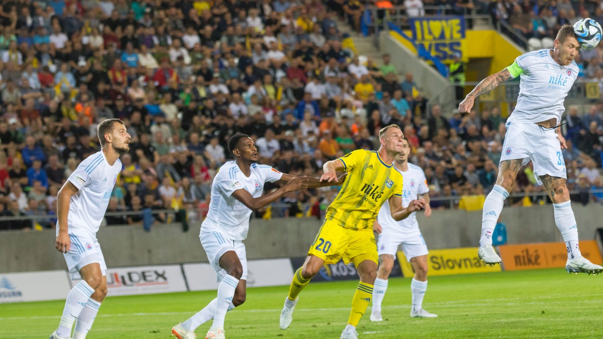 FOTO: Vypredaný štadión FC Košice privítal úradujúceho majstra Slovan Bratislava