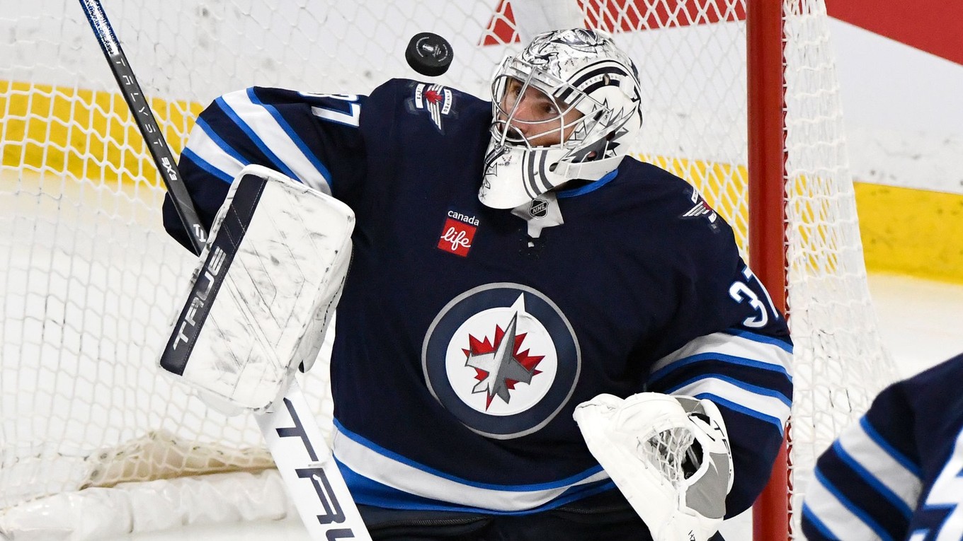 Connor Hellebuyck