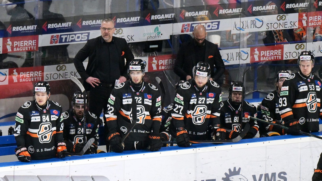 Tréner Dan Ceman na lavičke HC Košice