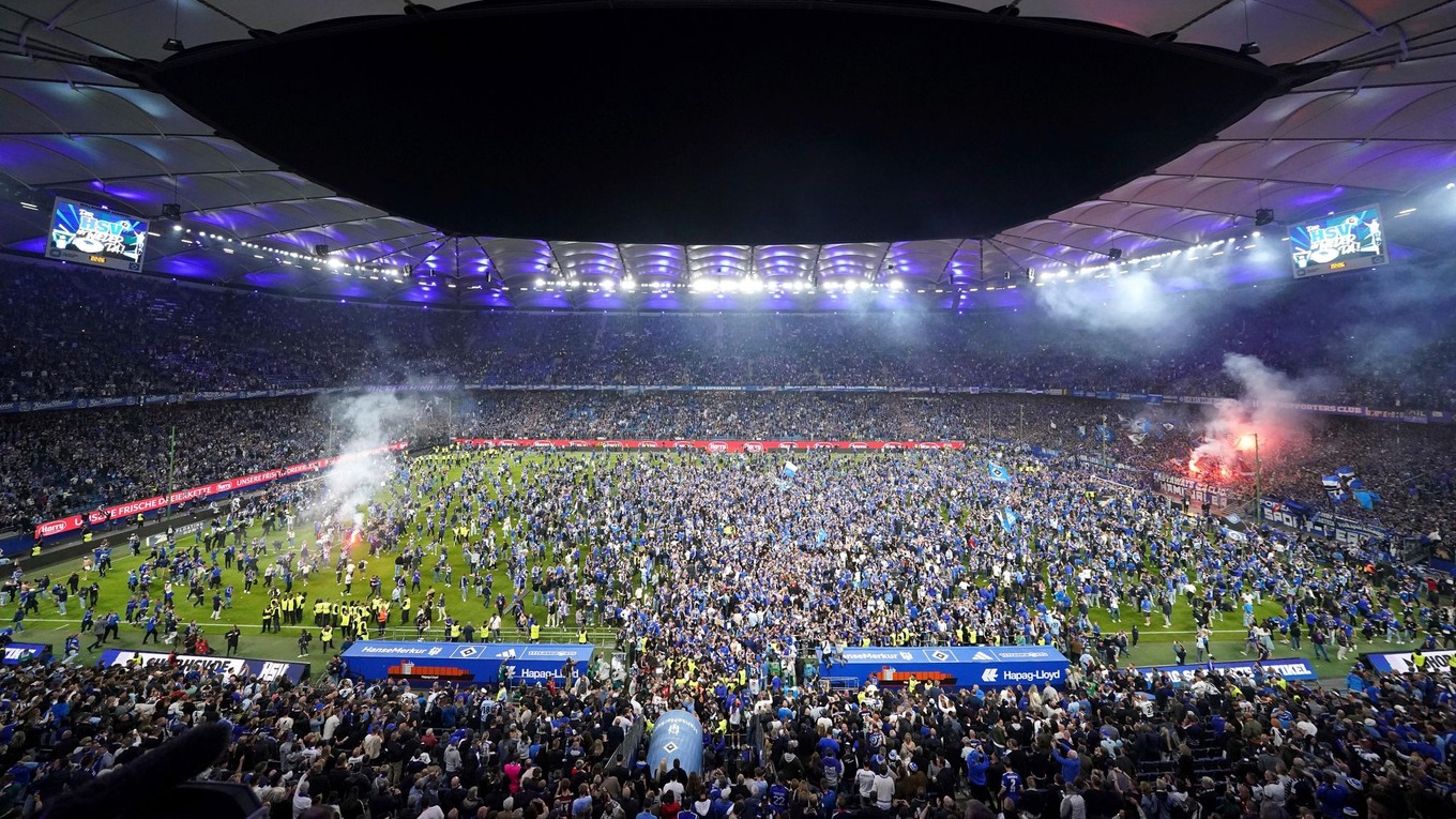 Fanúšikovia Hamburgu oslavujú postup