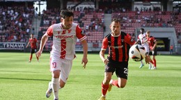 Martin Mikovič (vpravo) a Armin Derlek v zápase FC Spartak Trnava - AS Trenčín.