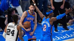 Momentka zo zápasu Oklahoma City Thunder - San Antonio Spurs