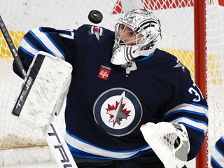 Connor Hellebuyck